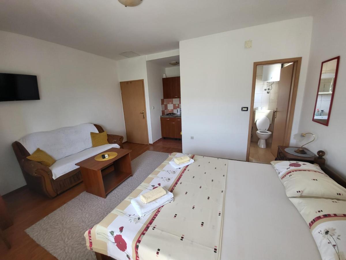 Apartmani Udovicic Trogir Ngoại thất bức ảnh