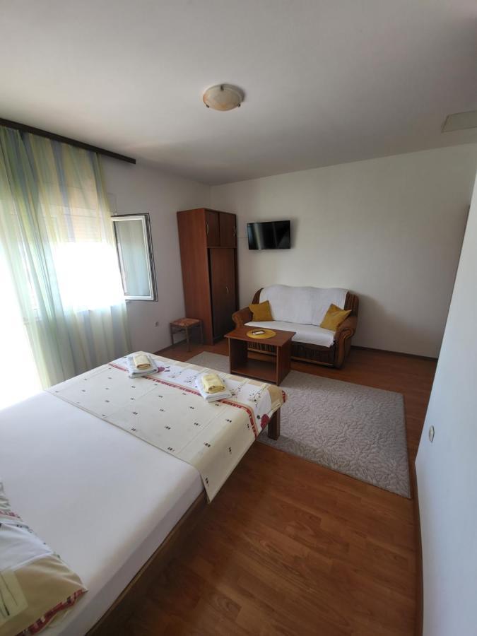 Apartmani Udovicic Trogir Ngoại thất bức ảnh